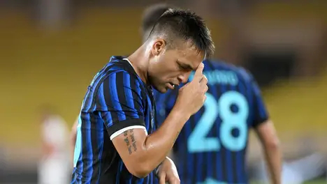 巴塞罗那新星崛起金球奖：挑战与机遇下的足球巨星之路